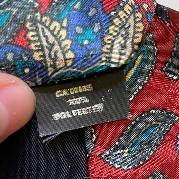 RED and Blue Paisley Polyester Tie - Picture 4 of 4